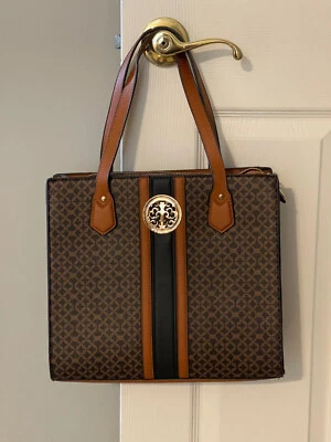 BOLSO DE MANO DE LUJO PARA MUJER COLOR TOSTADO Y NEGRO CUERO VEGANO TALLA MEDIANA Foto 1 de 4