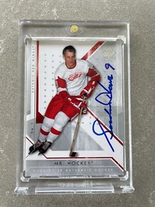 Signed Gordie Howe Card - Picture 1 of 2