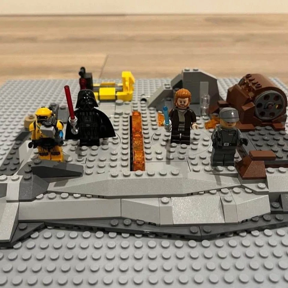 Obi-Wan Kenobi vs. Darth Vader - Image 1 of 1