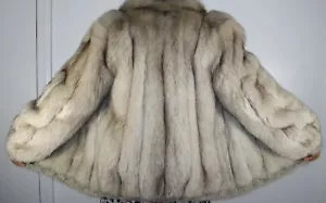 Wunderschöne weiße blaue Fuchsfelljacke Größe 4-6 KOSTENLOSER VERSAND Top Zustand - Bild 1 von 5