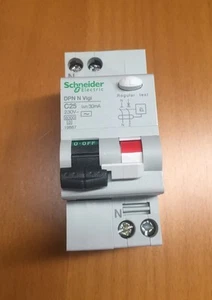 Schneider Electric 19667 1P+N-C25-30mA-AC CIRCUIT BREAKER, RCBO, 240V, 25A - Picture 1 of 3