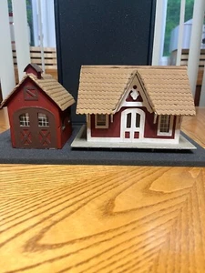 VINTAGE WOODEN DISPLAY HAND BUILT BUILDING LOT VILLAGE TRAIN STATION AND BARN - Picture 1 of 10