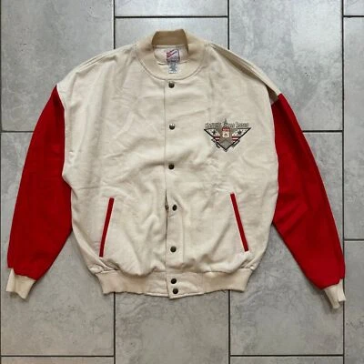 Jaqueta Vintage NFR 1996 FINAL NACIONAL RODEO Las Vegas Varsity Tamanho G Fabricada nos EUA - Imagem 1 de 4