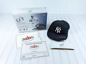 Derek Jeter 2001 Fleer Legacy autógrafo automático gorra sombrero con certificado de autenticidad + caja - dañado - Imagen 1 de 22