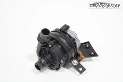 Mercedes-Benz E300 W213 2017-2019 radiador refrigerante bomba de agua OEM Foto 1 de 4