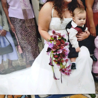 Precioso vestido de novia marfil con corpiño. Tren The Cotswold Frock Shop Stow Foto 1 de 4