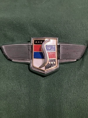 Emblema Studebaker Commander Hood 1947-1949 Foto 1 de 4
