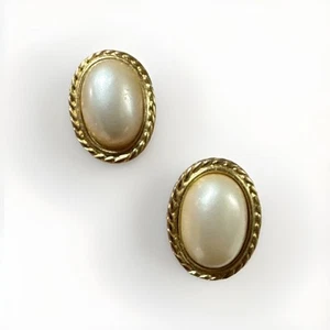 Signed Trifari Oval Faux Pearl Cabochon Vintage Gold Tone Earrings - Picture 1 of 3