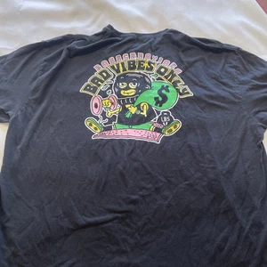 T-shirt Rosscreations "BAD VIBES ONLY" - Nero - Colori Neon XL - Foto 1 di 5