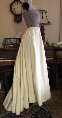 "Falda vintage antigua victoriana fabulosa fina de lana crema bulliciosa de 1800 con 24""" Foto 1 de 4