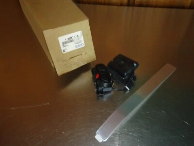 Nuevo transmisor de puerta de garaje GM 25671568 1997-2204 Buick Park Avenue Ave NOS Foto 1 de 2