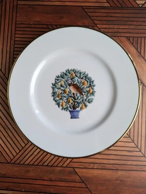 4 platos de aperitivo de ensalada de postre navideño de colección perdiz en un pero dorado Foto 1 de 4