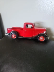 Solido V8 Series DieCast Ford V8 Echelle 1/19 6MO Red Truck - Picture 1 of 11