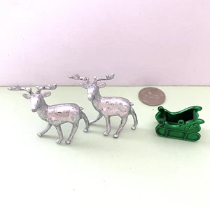 SALE * CHRISTMAS CAKE/ CUPCAKE TOPPERS * 2 DEER + SLEIGH for FOOD DECORATION - Picture 1 of 6