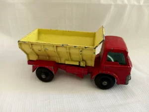 Vintage Matchbox Series No.70 Grit-Spreading Dump Truck Red Yellow Die Cast 1:64 - Picture 1 of 6