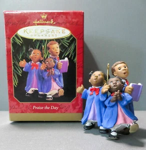 Adorno de Navidad Hallmark Keepsake 1999 Alabado sea el día. Coro Niños Nuevo de Lote Antiguo - Imagen 1 de 5