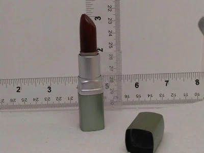 Lápiz labial Arbonne International, FATALE 0,15 oz., 4,2 g, daño en la punta. Foto 1 de 4