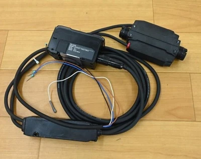 KEYENCE FD-XS20E FD-XA1E Digital Flow Sensor & Amplifier Unit Controller Set - Image 1 of 4