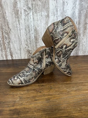 Botín Boutique by Corkys Mujer Zapatos Talla 9 Estampado Serpiente Swifton Cremallera Lateral Foto 1 de 4