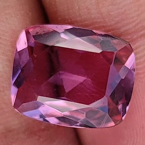 Piedra preciosa suelta que cambia de color alejandrita con forma de cojín certificada de 9,20 quilates - Imagen 1 de 3