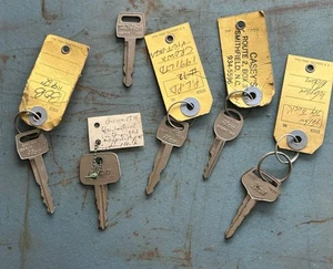 Vintage Auto Key Lot NC Garage Tags Crown Vic Jeep Lift Truck Ford GM - Picture 1 of 7