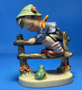 M.J. Hummel Goebel Figur JUNGE AUF ZAUN W. Germany 201 1948 3 7/8" hoch - Bild 1 von 18