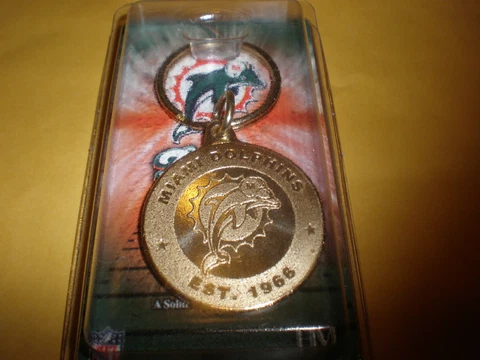 MIAMI DOLPHINS BRONZE KEY CHAIN NEW IN PACKAGE Cover