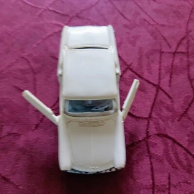 Norev Peugeot 404 Coupé  N°71. 1/43 - Photo 1/4