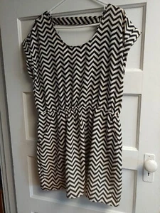 Black & cream chevron print dress; size XL - Picture 1 of 3