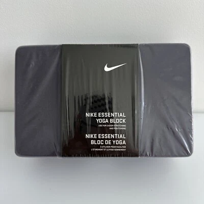 Блок для йоги Nike Essential фиолетовый с розовой полосой растягивающийся позиционирующий блок - Изображение 1 из 4