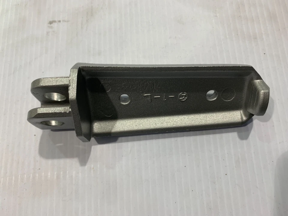 REPOSAPIÉS DELANTERO IZQUIERDO NUEVO GENUINO KAWASAKI GPZ GPZ550 ZX550A 34028-1058 Foto 1 de 1