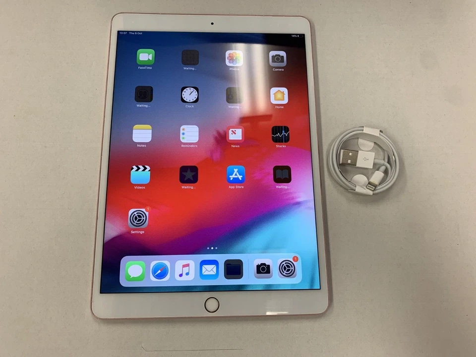 Apple iPad Pro 1st Gen. 64GB, Wi-Fi + 4G (Unlocked), 10.5 in - Rose Gold - Image 1 of 1