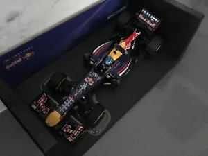 1/18 Vettel World Champion 2013 Indian GP Winner Red Bull RB9 Minichamps - Picture 1 of 9