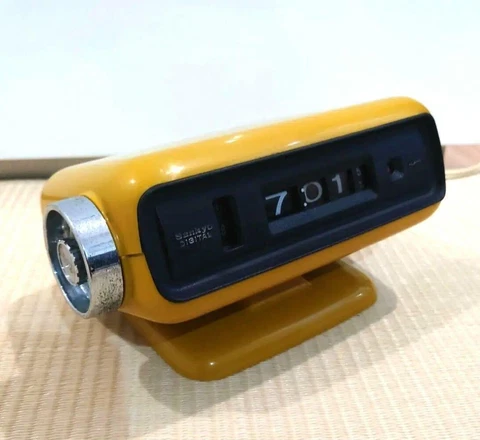SANKYO Flip Clock 101A Yellow 50/60Hz Vintage Japan Space Age Mid century 1970s Cover
