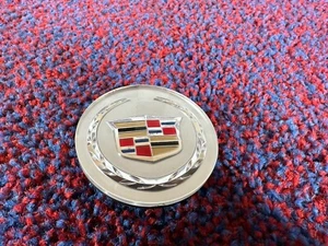 CADILLAC ATS_4 2.0L 13-19 TURBO OEM WHEEL RIM LOGO EMBLEM CENTER HUB CAP 86K - Picture 1 of 4