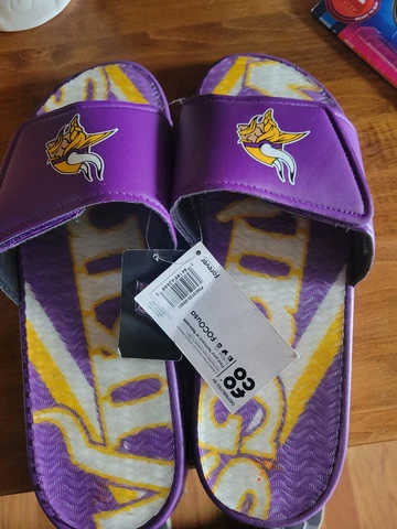FOCO Mens NFL Team Logo Sport Shower Gel Slide Flip Flop  Vikings Xl 13-14 Cover