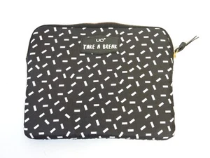 UO Urban Outfitters 11" Tablet Laptop Padded Pouch Bag Protection Sleeve Case - Picture 1 of 4