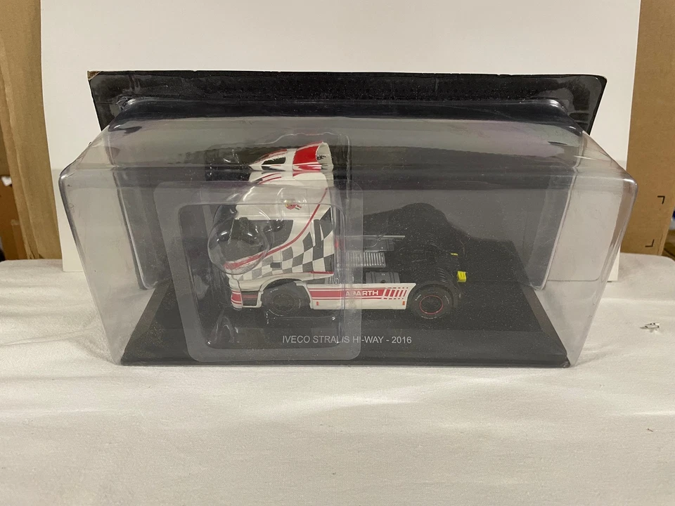 IVECO STRALIS H-WAY ABARTH 2016 - SCALA 1/43  - HACHETTE - Immagine 1 di 1