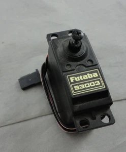Servo estándar Futaba S3003 (clasificado .19s, 57 oz-in @6V) - Imagen 1 de 1