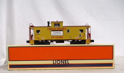 Lionel 6-17630 Union Pacific Extended Vision Caboose - O Gauge - Image 1 of 4