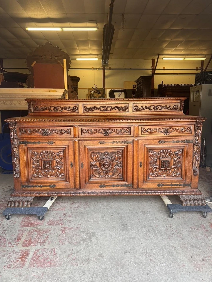 ANTIQUE OAK GERMAN CARVED SIDEBOARD - FNJ1 - Image 1 of 1