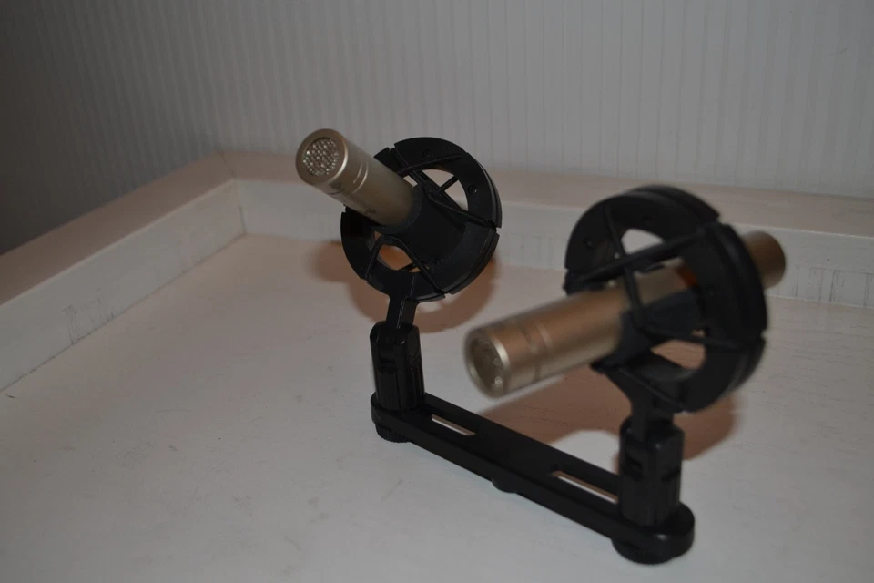 zwei Kleinmembran Kondensator Mikrofone von t.bone - Bild 1 von 4