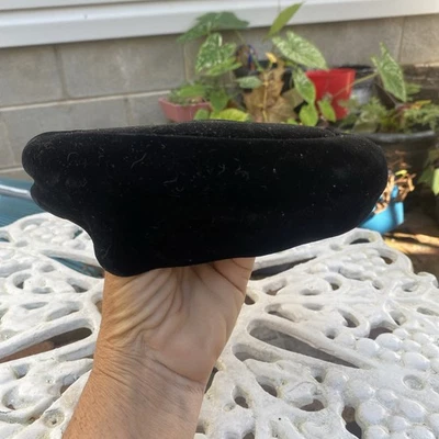 Jean Patou (Louis Vuitton) vintage Velvet Beret - Image 1 of 4