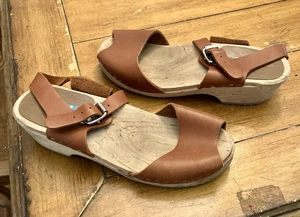 Mia Schuhe Damen 38/8 Anja schwedische Clogs Sandalen hellbraun Leder Holzabsatz Peeptoe - Bild 1 von 14