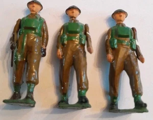 3 juguetes de plomo de colección Wm Britains soldados de la Segunda Guerra Mundial capitán, sargento y cabo - Imagen 1 de 4