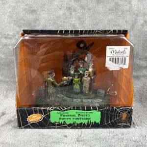 Vintage 2009 Lemax Spooky Town Funeral Photo Halloween Village Decoration - Bild 1 von 7