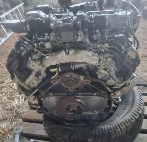 1vd-ftv engine used 100,000km complete - Picture 1 of 5