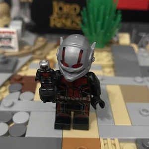 LEGO ** Ant-Man ** Marvel Super Heroes Set 76109 sh516 Minifigure - Picture 1 of 2