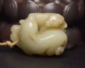 Ancient China, exquisite Hetian jade sculpture, purehand carving, Dog 314-2m - Picture 1 of 9