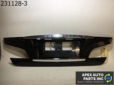 Fabricante de equipos originales Infiniti M35 2010 placa de licencia moldura de maletero Foto 1 de 4